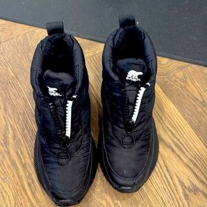 Sorrel snow shoes